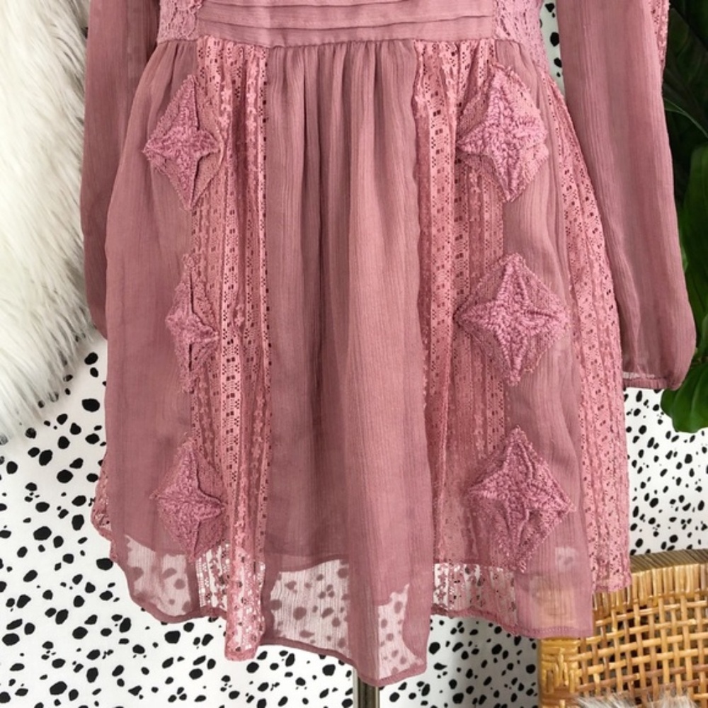 Free People | Leigh Mauve Lace Peasant Mini Dress - Picture 3 of 8